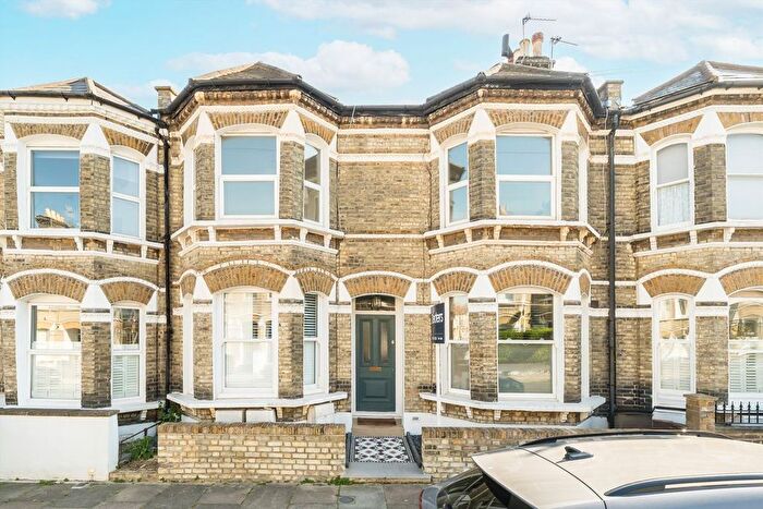 2 Bedroom Flat For Sale In Ballater Road, Brixton, SW2