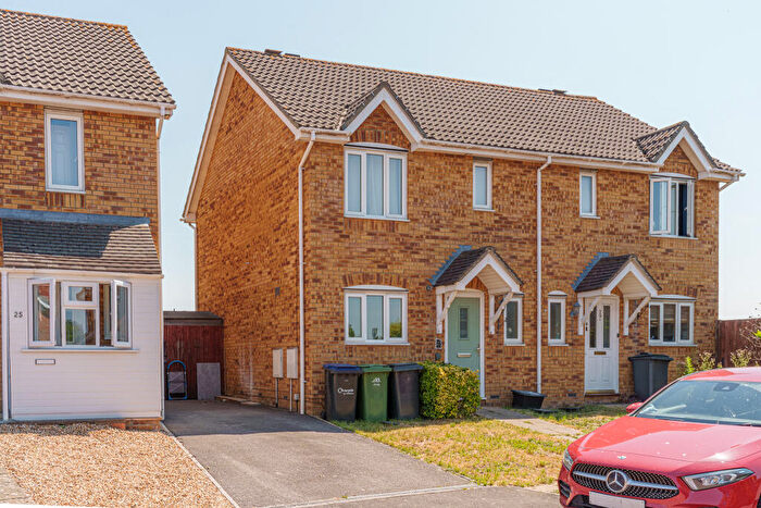 3 Bedroom Semi-Detached House For Sale In Foxglove Drive, Hilperton, BA14