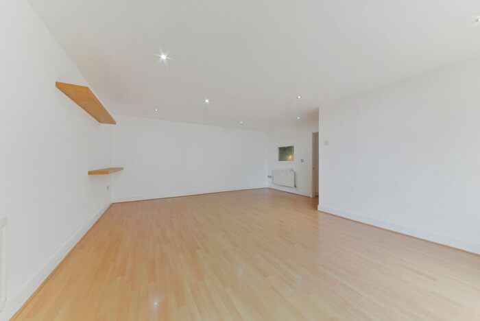 2 Bedroom Flat To Rent In Wards Wharf Approach, Royal Docks, London, E16