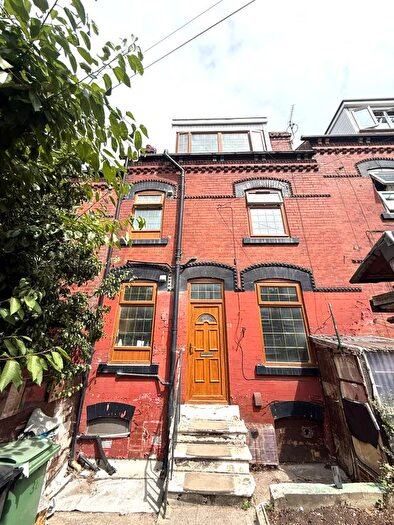 2 Bedroom Terraced House To Rent In Bexley Grove, Leeds, LS8