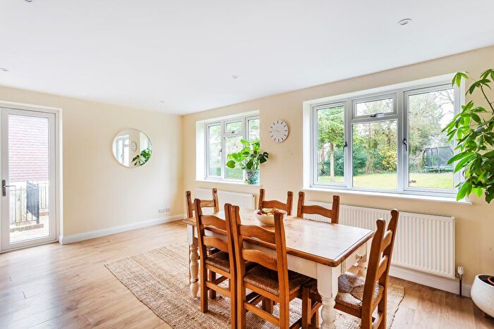 5 Bedroom Detached House To Rent In Ref: Gf - Ridgegate Close, Reigate, RH2