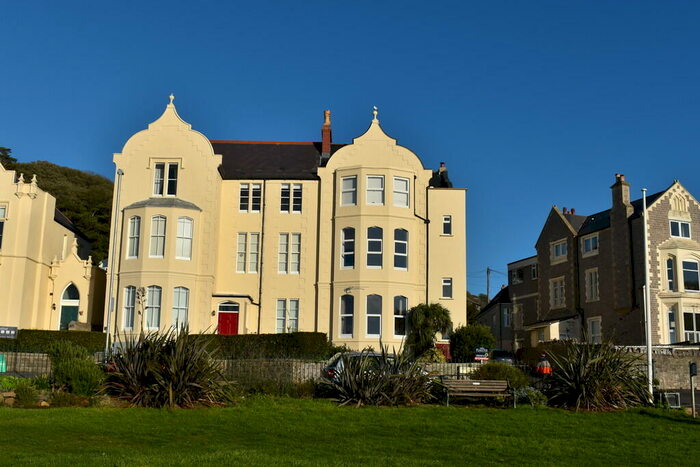 2 Bedroom Apartment To Rent In Upper Kewstoke Road, BS23