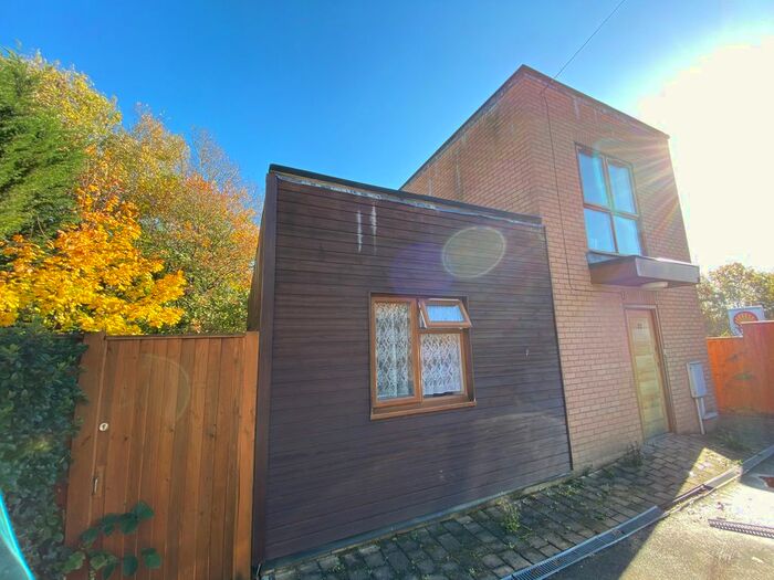 3 Bedroom Detached House To Rent In High Road, Swaythling Southampton, SO16