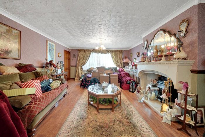 4 Bedroom Detached House For Sale In Borrowdale Drive, Burnley, BB10