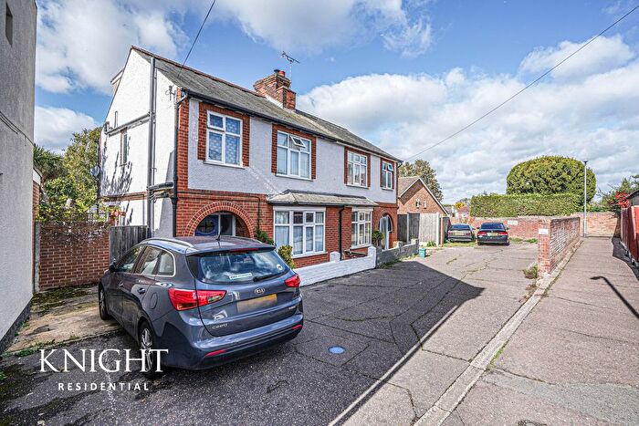 4 Bedroom Semi-detached House For Sale In Manor Road, Colchester, CO3