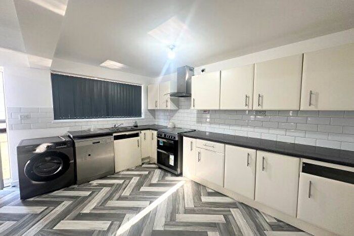 2 Bedroom Semi-Detached House To Rent In Welstead Avenue, Nottingham, NG8