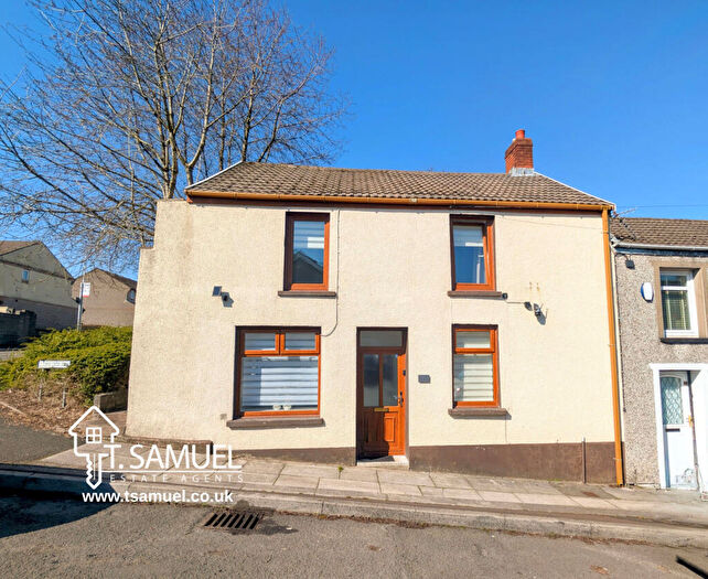 3 Bedroom End Of Terrace House For Sale In Lower Station Street, Aberaman, Aberdare, CF44