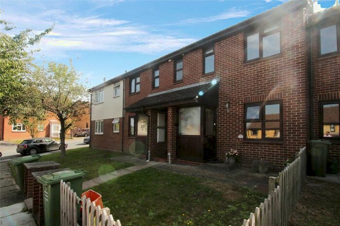 1 Bedroom Flat To Rent In Marlborough Way, Billericay, CM12