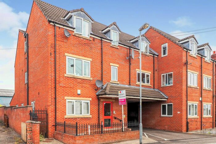 1 Bedroom Flat To Rent In Post Office Road, Featherstone, Pontefract, WF7