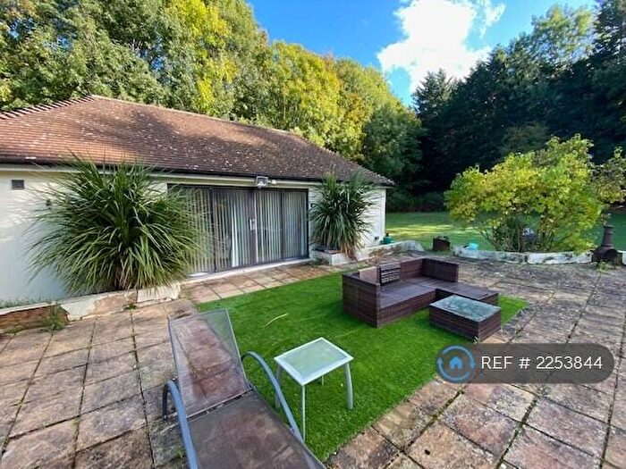 1 Bedroom Bungalow To Rent In Ashford Road, Hollingbourne, Maidstone, ME17