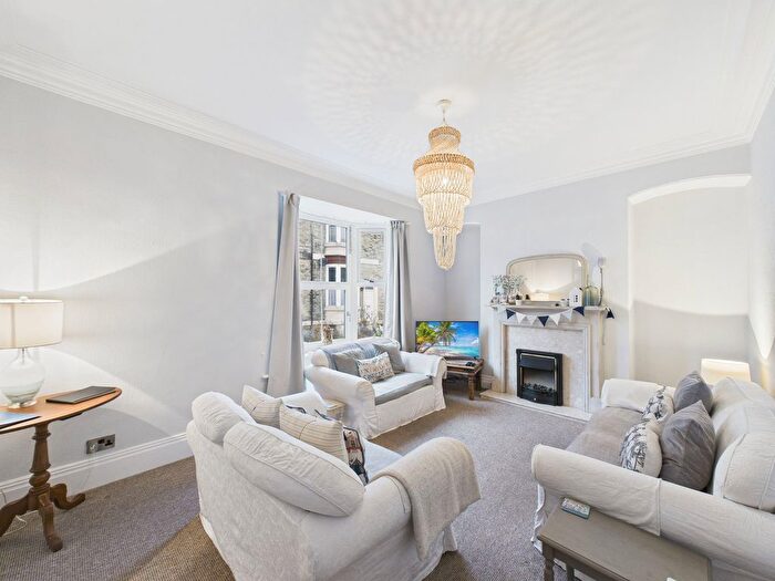 3 Bedroom Flat For Sale In Gray Street, Whitby, YO21