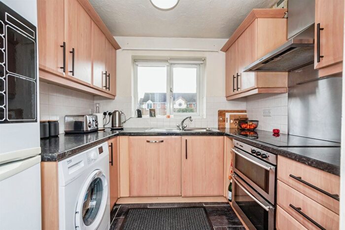 2 Bedroom Flat For Sale In Caravel Close, Chafford Hundred, Grays, RM16
