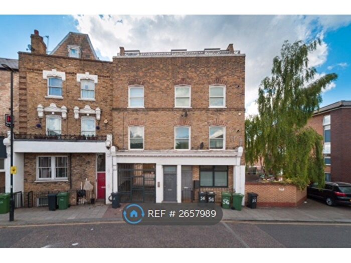 3 Bedroom Flat To Rent In Brixton, London, SE24