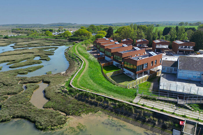 3 Bedroom Detached House For Sale In Kingsmans Point, Kingsmans Farm Road, SS5