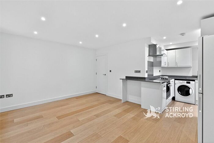 1 Bedroom Flat To Rent In Windmill Street, London, W1T