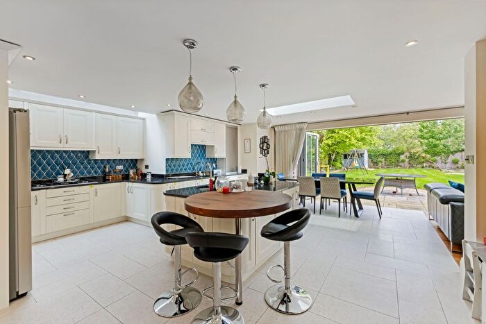 4 Bedroom Detached House To Rent In Bentley Way, Stanmore, HA7