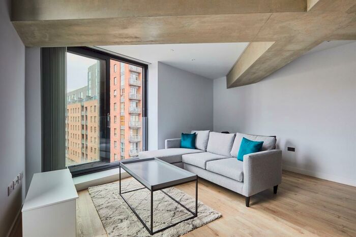 2 Bedroom Apartment To Rent In Axis Tower, M1