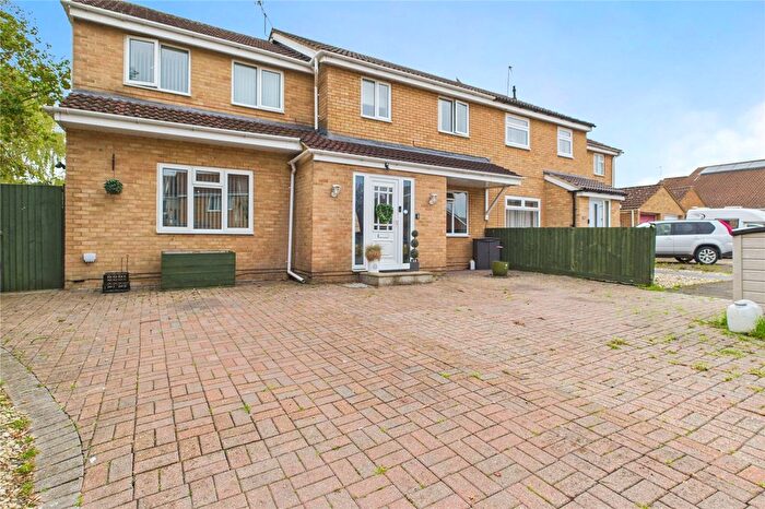 4 Bedroom End Of Terrace House For Sale In Barrowby Gate, Kingsdown Park, Wiltshire, SN3
