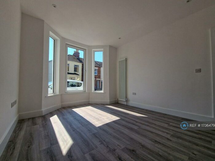 3 Bedroom Semi-Detached House To Rent In Walton Road, Folkestone, CT19