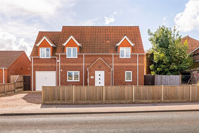 3 Bedroom Detached House For Sale In Main Road, PE22