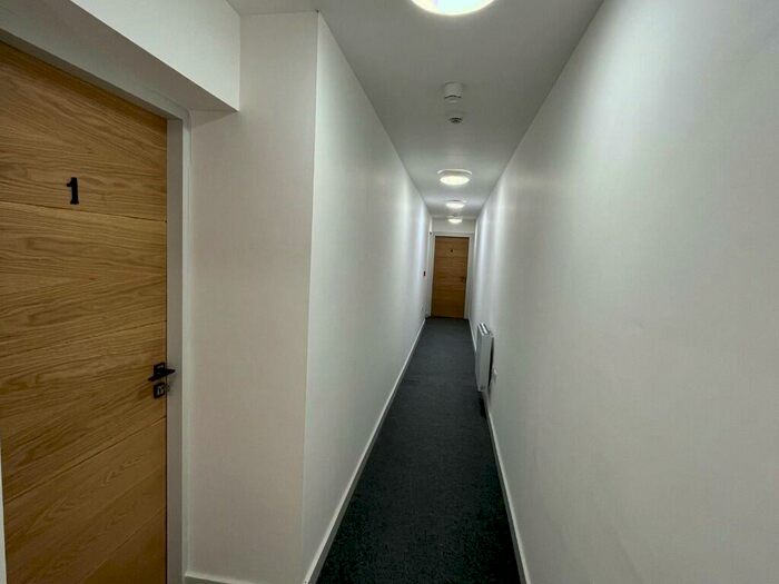 1 Bedroom Flat To Rent In Flat, West Bars, Chesterfield, Derbyshire, S40