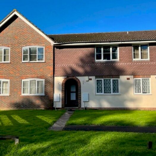 1 Bedroom Flat To Rent In High Beech, Bracknell, RG12