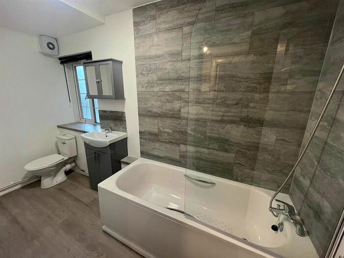 3 Bedroom Flat To Rent In Lady Margaret Road, Southall, UB1