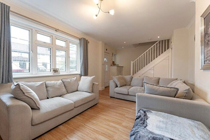 4 Bedroom Terraced House For Sale In Bishops Close, Sutton, SM1