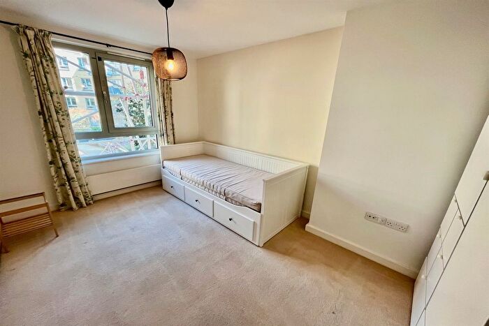 2 Bedroom Flat To Rent In Vizion, London, Epc Rating B, N7