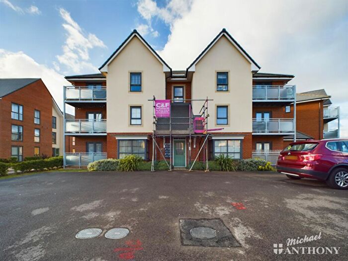 2 Bedroom Apartment For Sale In Fullers Ground, Eagle Farm South, Milton Keynes, Buckinghamshire, MK17