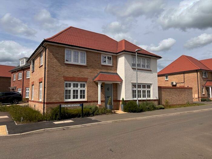 4 Bedroom Detached House To Rent In Redrow Development, Caddington., LU1