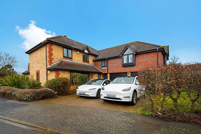 3 Bedroom Detached House To Rent In Rivermead, East Molesey, KT8