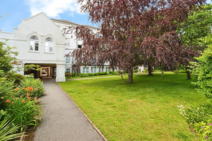 2 Bedroom Flat For Sale In Amherst Road, Tunbridge Wells, TN4