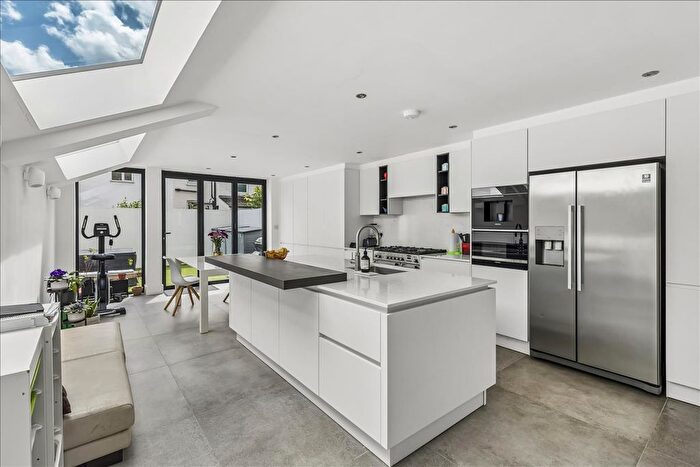 5 Bedroom Terraced House To Rent In Averill Street, Hammersmith, London, W6