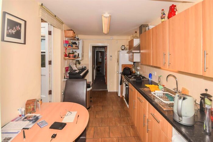 1 Bedroom Flat To Rent In Deburgh Road, London, SW19