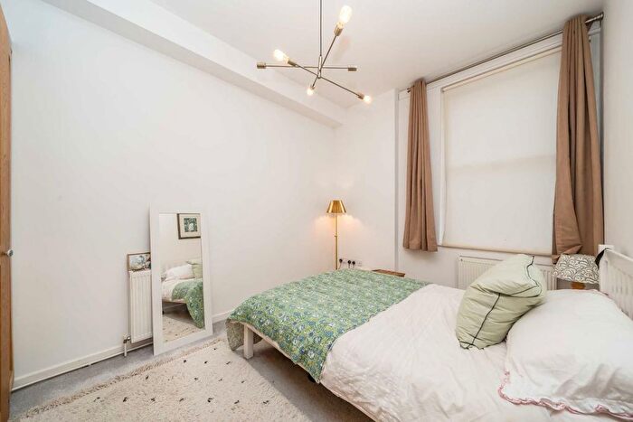 1 Bedroom Flat For Sale In Crane Grove, London, N7