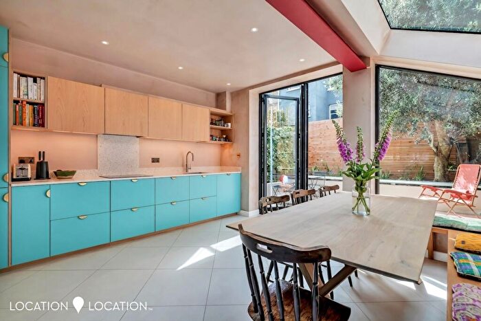 3 Bedroom Terraced House For Sale In Prince George Road, London, N16
