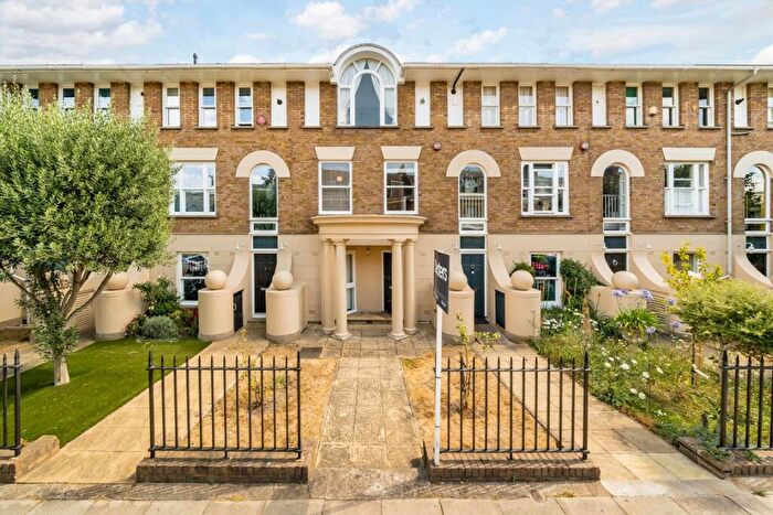 4 Bedroom Terraced House To Rent In Eaton Terrace, Mile End, E3