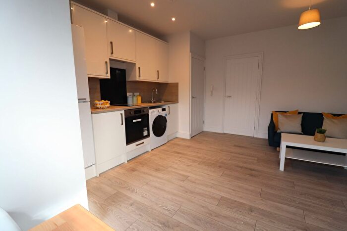 1 Bedroom Flat To Rent In Hill Lane, Southampton, SO15
