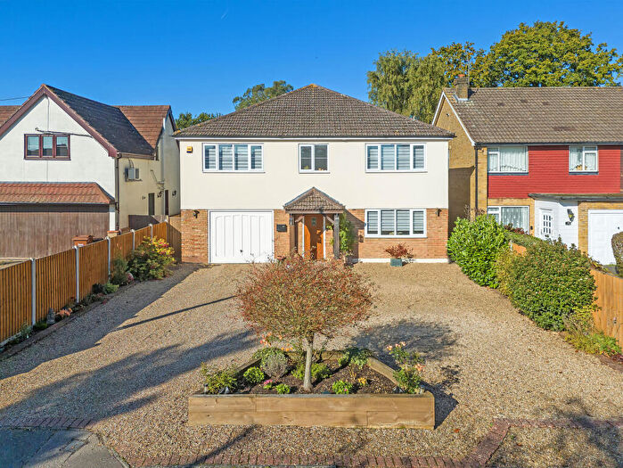 5 Bedroom Detached House For Sale In Harpers Lane, Doddinghurst, CM15