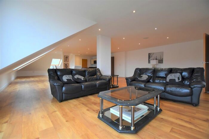 3 Bedroom Flat To Rent In Park Lodge Avenue, West Drayton, UB7