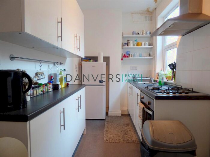 3 Bedroom Terraced House To Rent In Western Road, Leicester, LE3