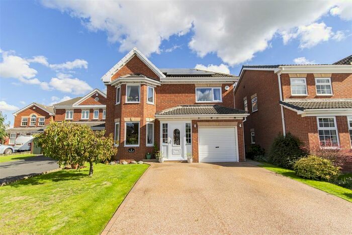 4 Bedroom Detached House For Sale In Meadowlands, Bolsover, Chesterfield, S44
