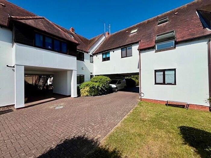 2 Bedroom Apartment To Rent In Townside, Haddenham, Aylesbury, HP17
