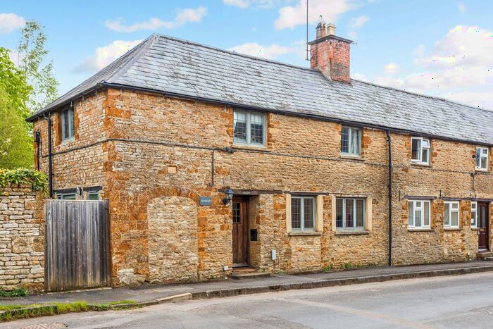 2 Bedroom Cottage For Sale In Manor Road, Sandford St. Martin, OX7