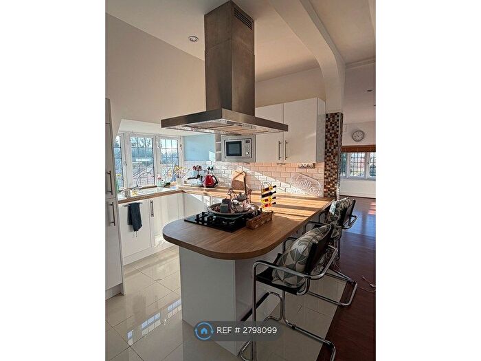 2 Bedroom Flat To Rent In Frithwood Avenue, Northwood, HA6