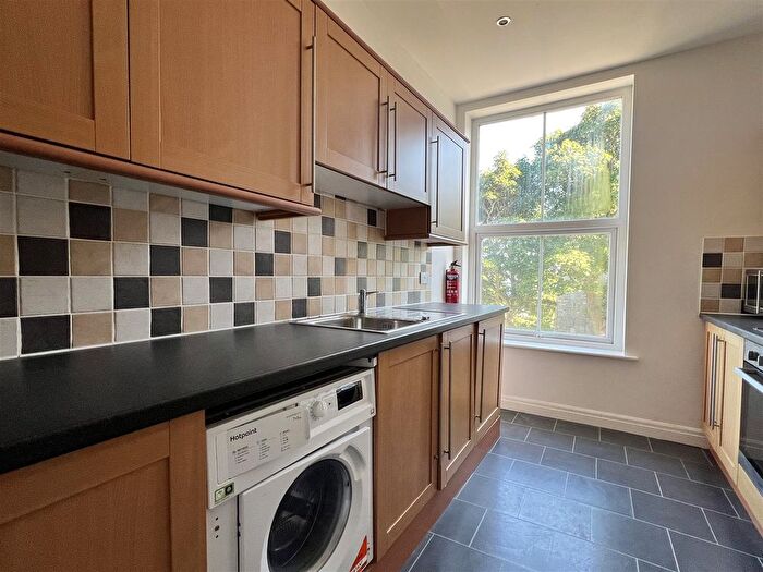 2 Bedroom Flat To Rent In Castle Road, Scarborough, YO11