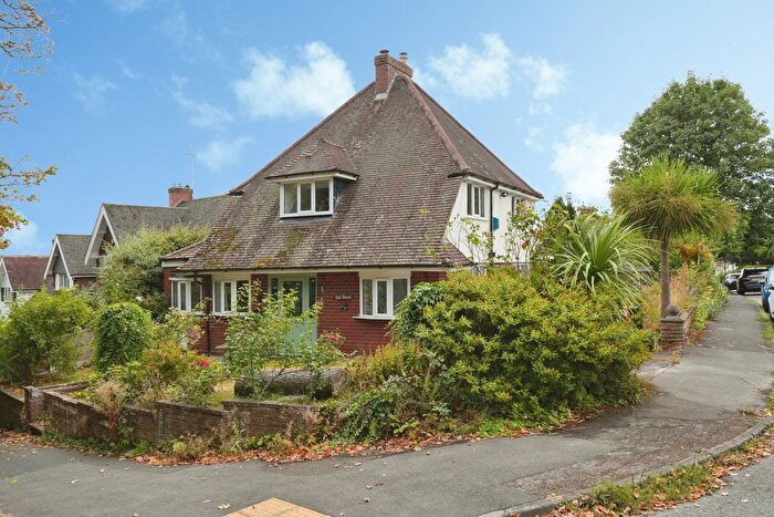 4 Bedroom Detached House For Sale In Groveley Lane, Birmingham, B45