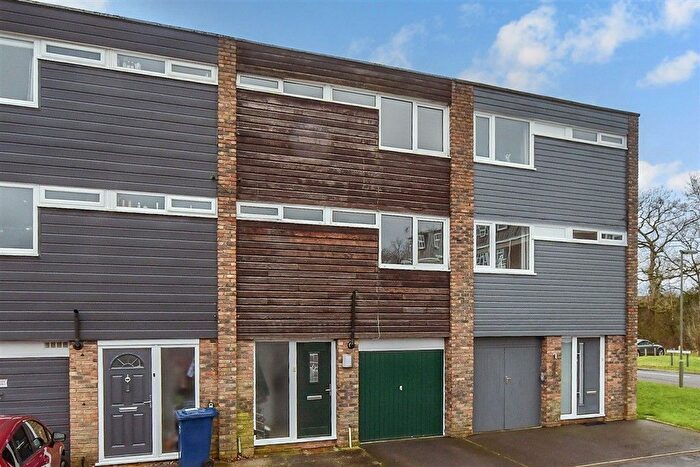 4 Bedroom Town House For Sale In Taylors Crescent, Cranleigh, Surrey, GU6