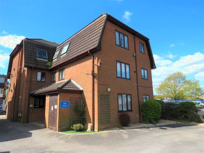 1 Bedroom Property To Rent In Lymington Road, New Milton, BH25